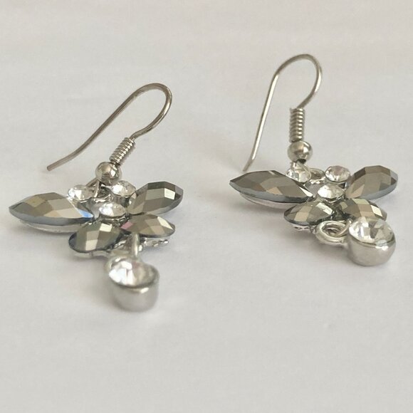Vintage Metallic Gray Butterfly Earrings Silver Tone Crystal Acrylic Drop Dangle - Picture 5 of 7